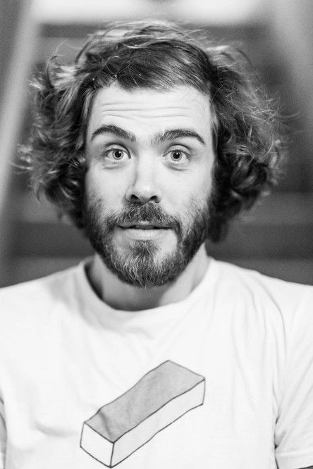 Jean-Pierre de Tinguy as L'infirmier