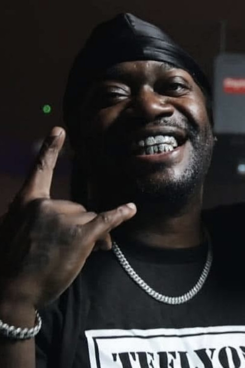 Marcus Jerome Green as Officer Green (as Marcus 'Rageni' Green)