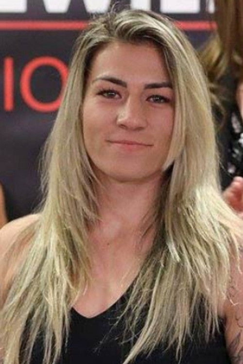 Janaisa Morandin as Herself