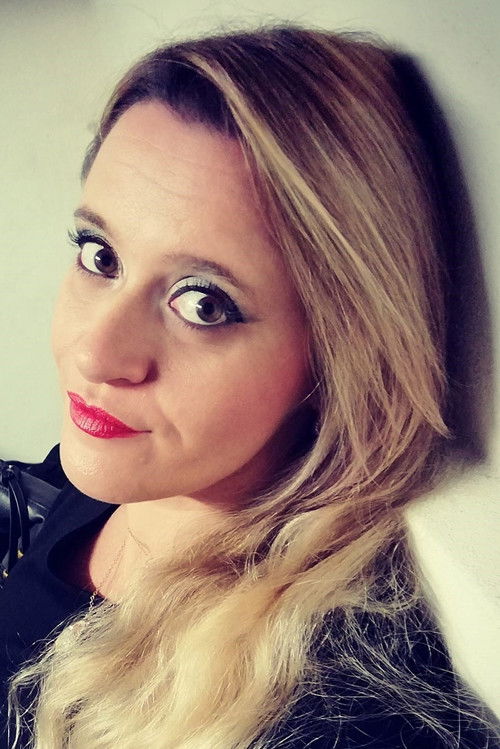 Silvia Barbieri as Anna