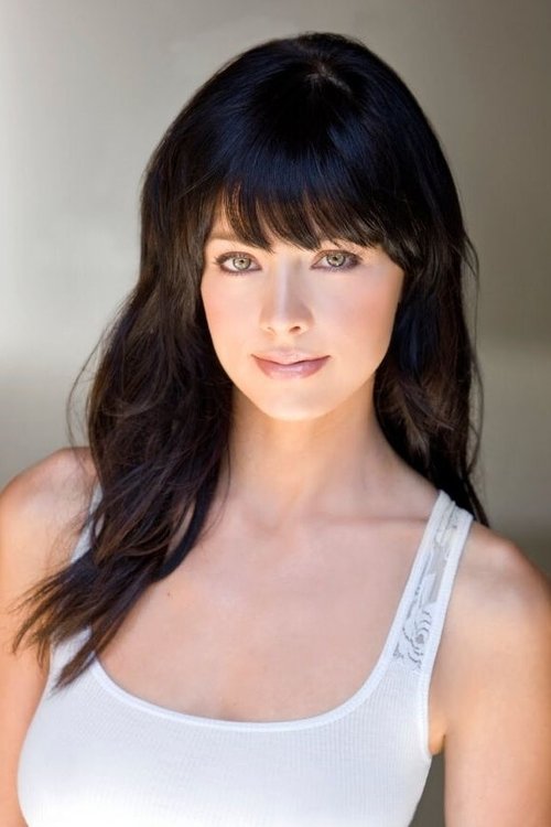 Maria Zyrianova as Lina