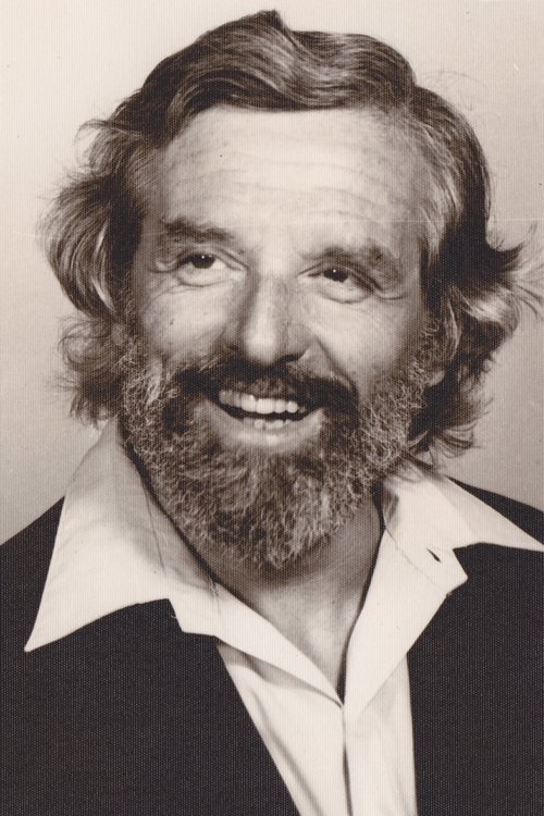 Heinz Bernard as Plainclothes Officer (uncredited)