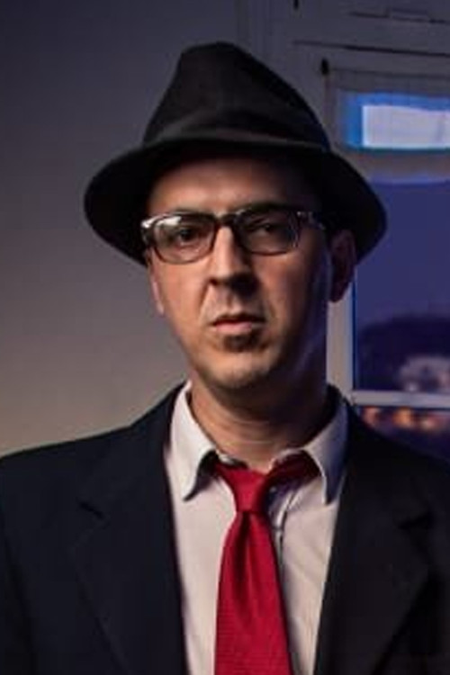 Sebastián Roulet as Beto