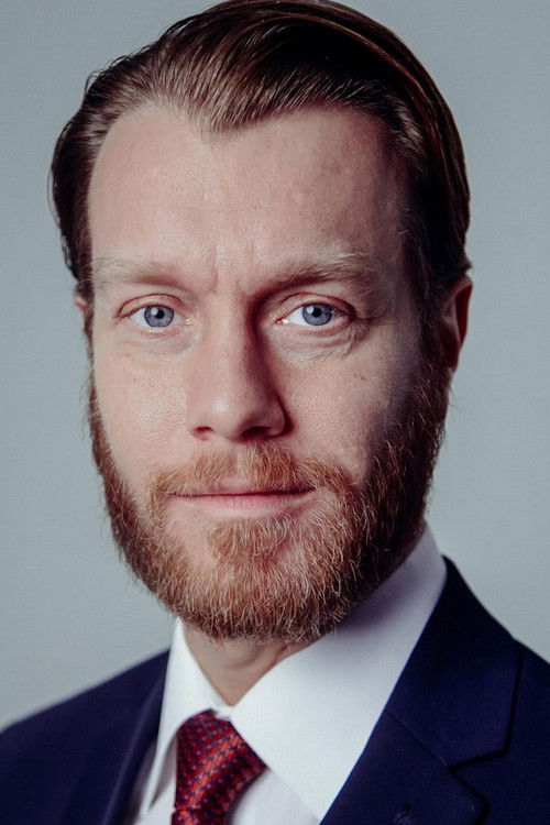 Vladimir Ivaniy as Parikmaher