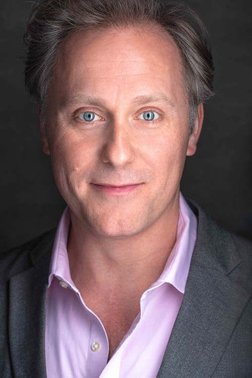 Chris Kipiniak as Cop