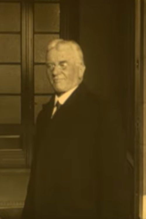 Dr. Samuel Donovan as Profesor jubilado