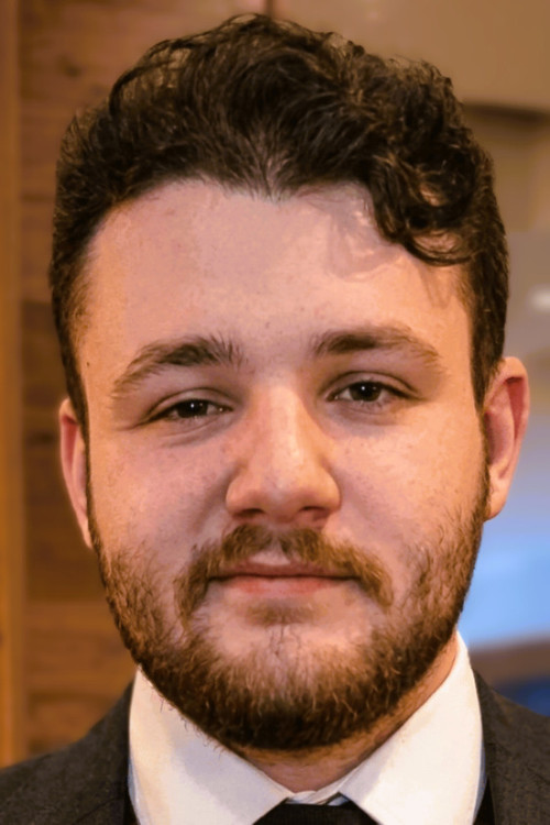 Ivano Milevoy as Mr. Left