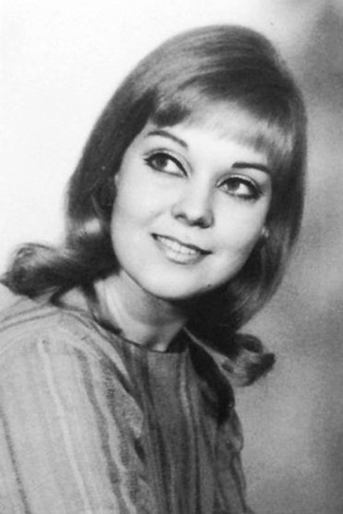 Tina Möller-Monell as Marion Faversham