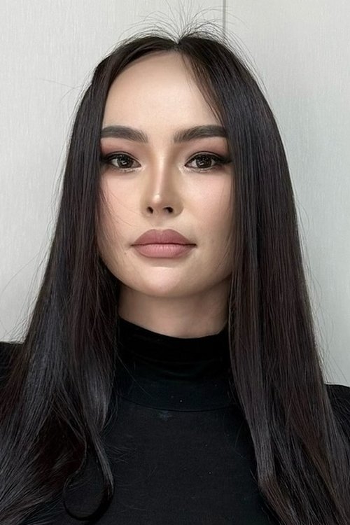 Tsetsegee Byamba as Zolzaya