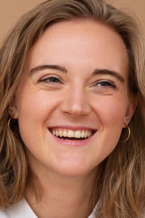 Charlie-Maude Rouer as Jeanne