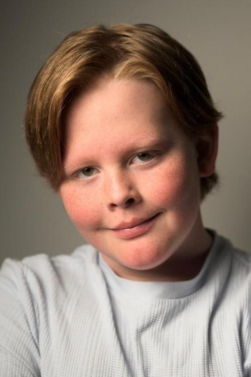 Bruno Edgington-Gibson as Glen