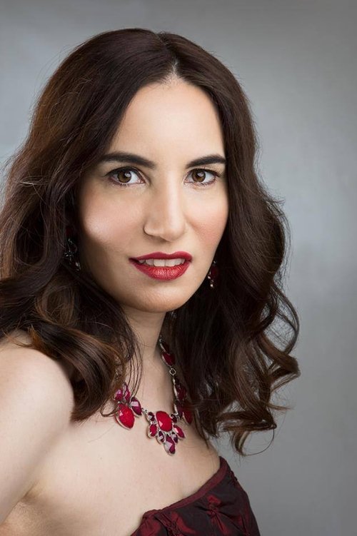 Vida Ghaffari as Hannah
