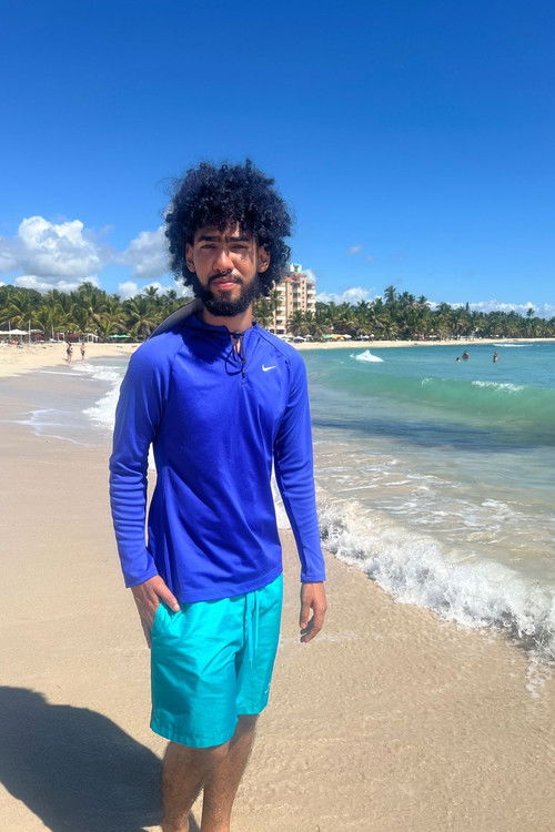 Deanyelo Ramírez as Andrés