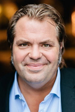 Frank Evenblij as Self