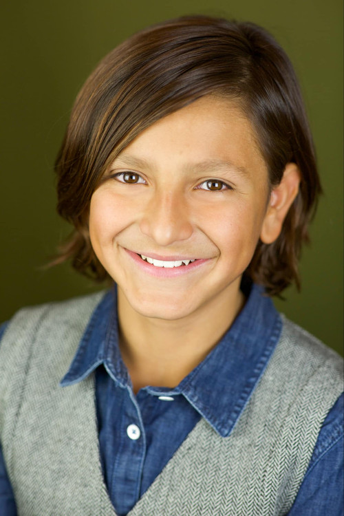 Bastian Carrasco Betemps as Kyle