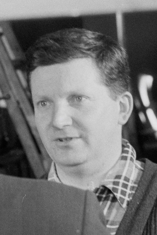 Bjørn Breigutu as Karlsen, mekaniker