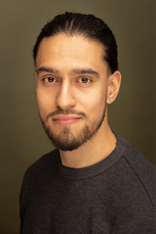 Jon Gutierrez as Santi