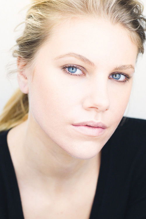 Kelsey Lea Jones as Maureen