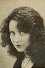 Pauline Po as Gracieuse / Graciosa