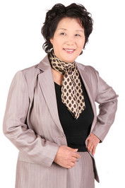 Choi Chan-sook as Ji-ah's Grandmother