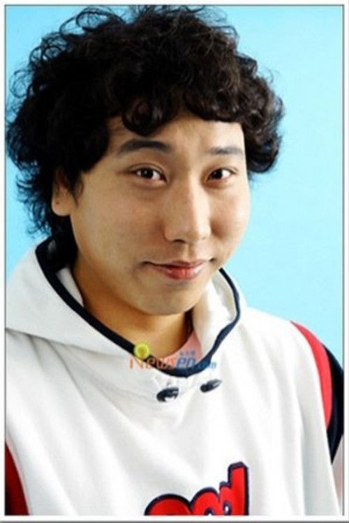 Kwak Han-goo as A car key thief