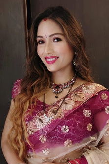 Zoya Rathore as 