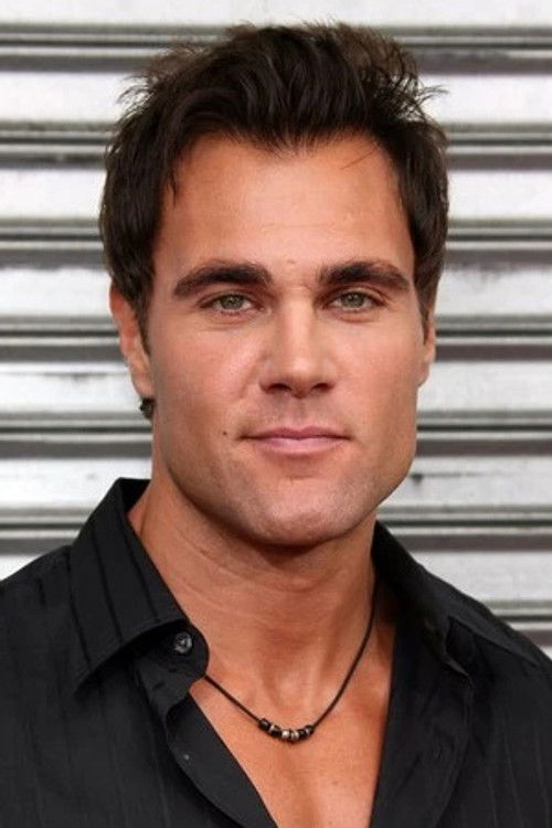 Justin Lopez as Matthew