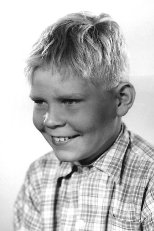 Niels Jeppe Overgaard as Leif Nielsen