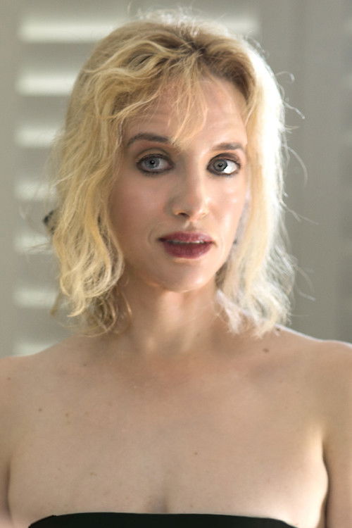 Chloe Traicos as Jodea Maxwell