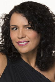 Dadá Coelho as Luiza