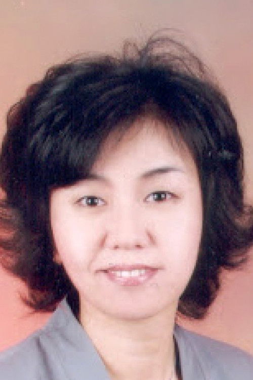 Yoo Ok-joo as Younger sister