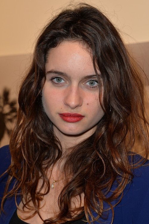 Clara Ponsot as Minette loft 1