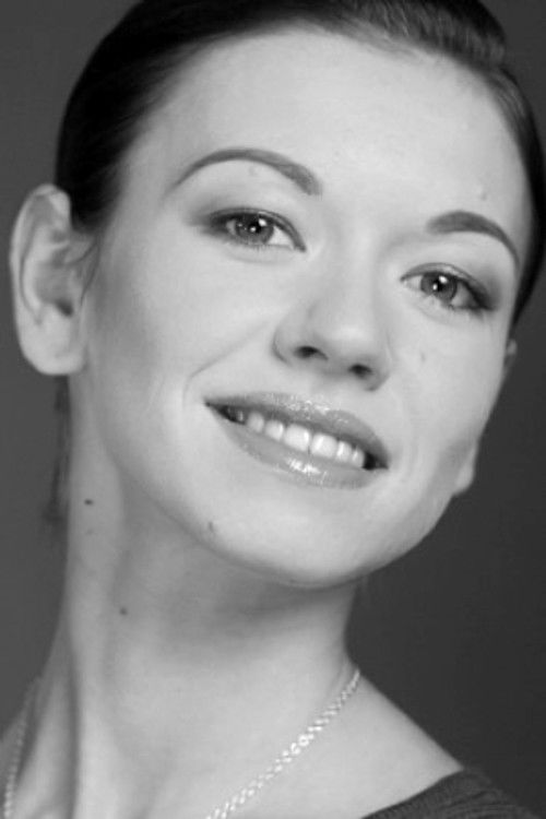 Anna Antonicheva as Mireille de Poitiers