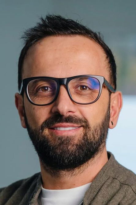 Ridvan Murati as Herr Osmani