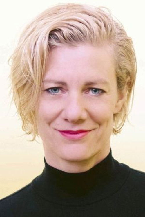 Maria Fliri as Doctor