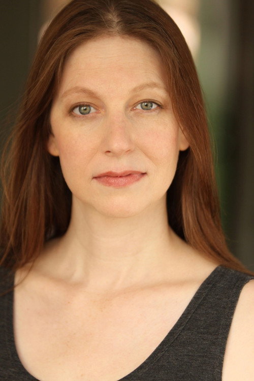 Sara Davenport-Ebersole as Aunt Julia