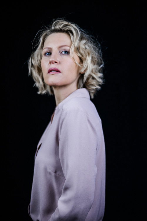 Trine Thielen as Veronique 'Vero' De Graaf