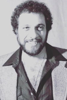 Kazem Afrandnia as Mahmoud