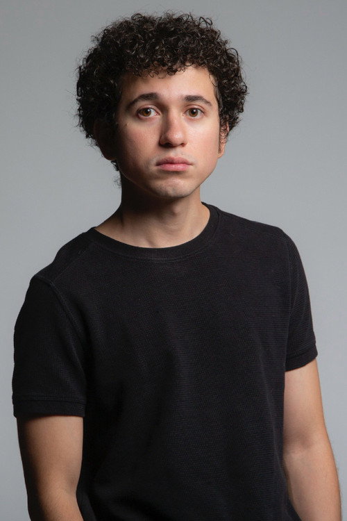 Alex Ortiz as Andrés