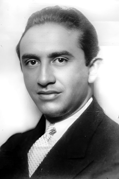 Sammy White as Willy Wayne