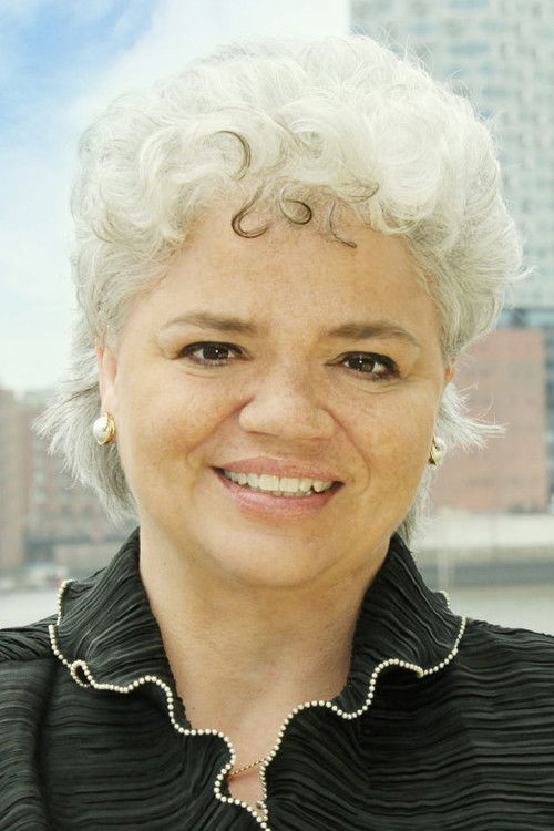 Carolyn James as Donna Anna