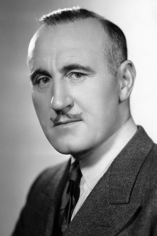 Donald Crisp as Alec Waggoman
