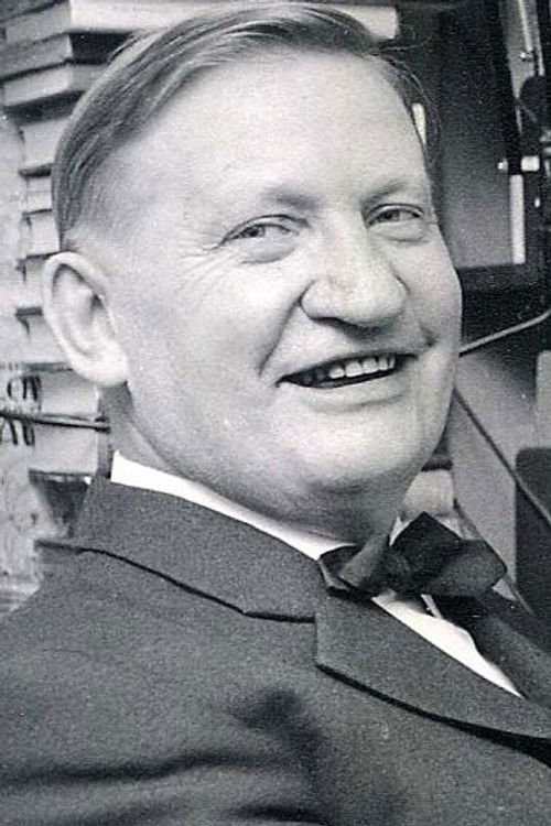 Vilho Siivola as Santeri Kivilaakso