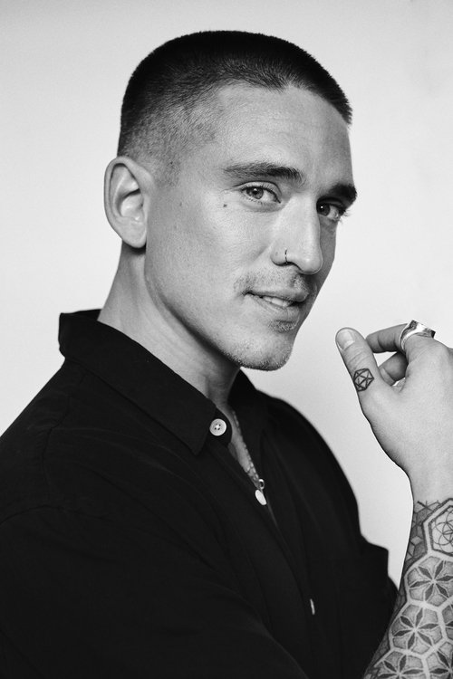 Danny Saucedo as Student