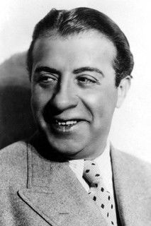 Miguel Ligero as Quique