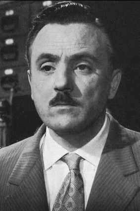 Mario Terribile as Padre Perdu