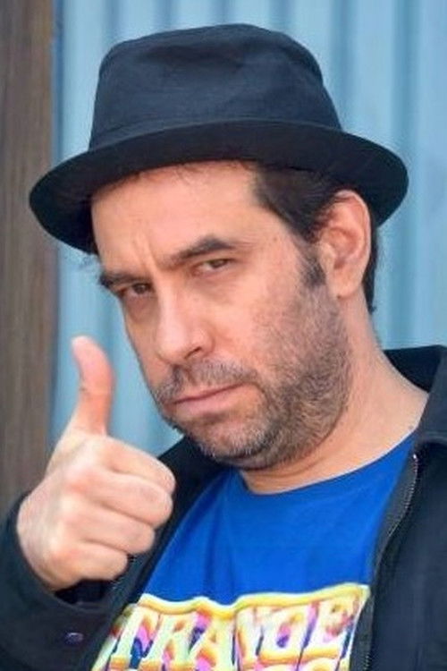 Claudio Herrera as Profesor Inventillo (voice)