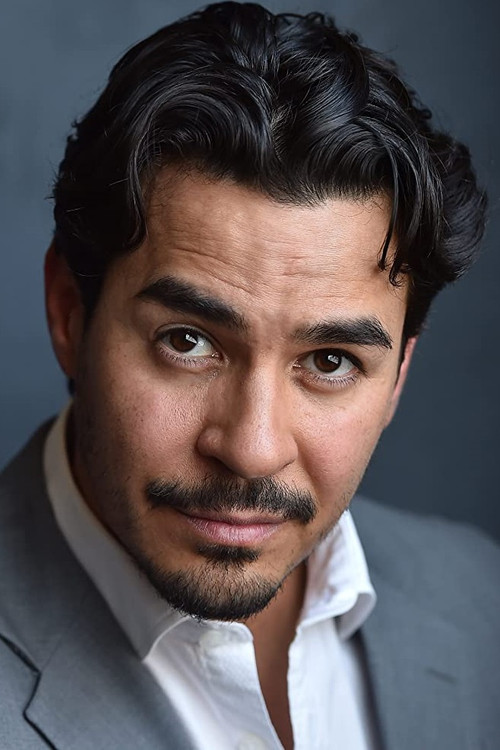 Josué Gutierrez as Devon Cruz