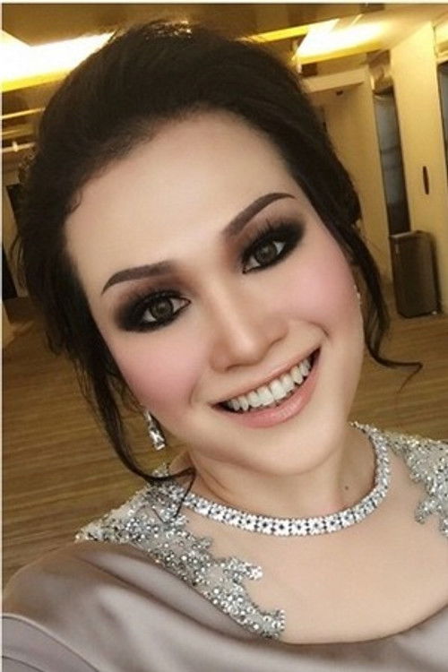 Zizie Izette as Datin Mawar