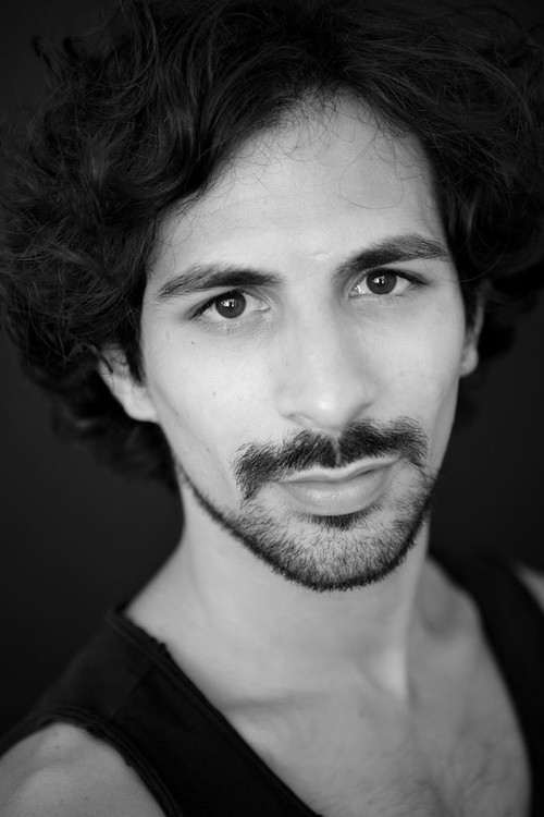 Victor Yovani as Gamito